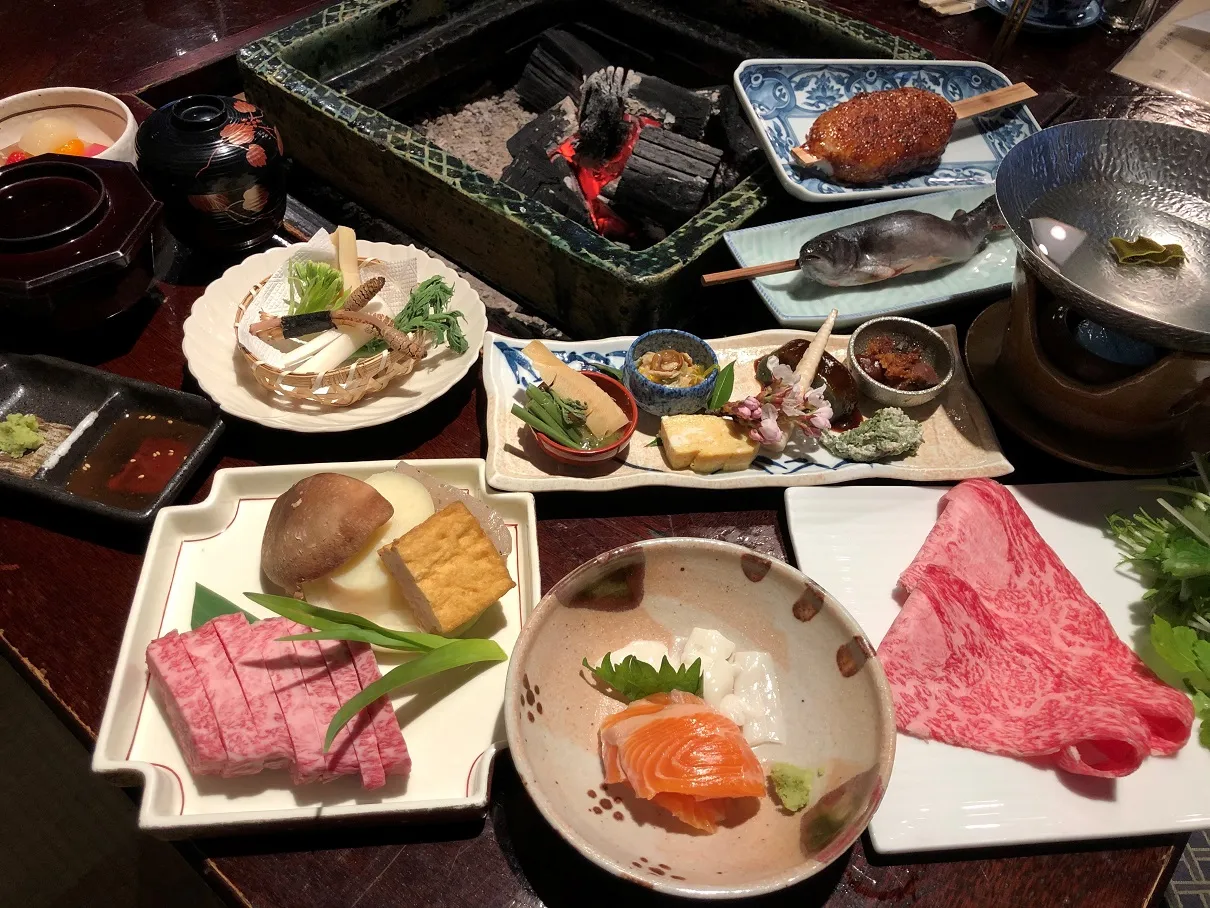飛騨牛ご褒美コースのお膳